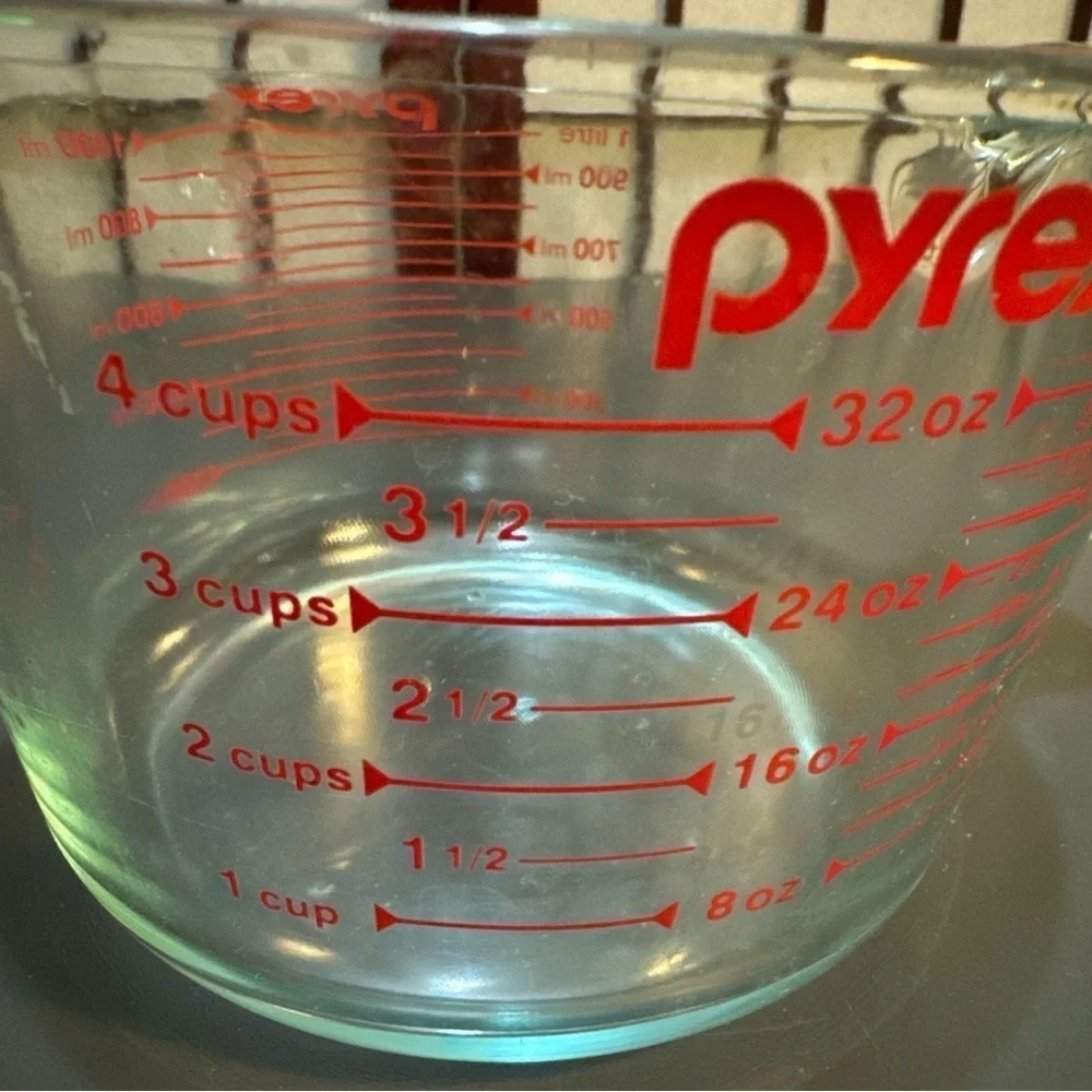 Pyrex 4 Cups 32 Oz 1000 ML 1 QT Large Clear Glass Measuring Bowl Cup Red USA - Picture 15 of 16